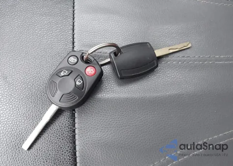 2013 Ford Focus Se from USA, damaged, VIN 1FADP3K24DL146697